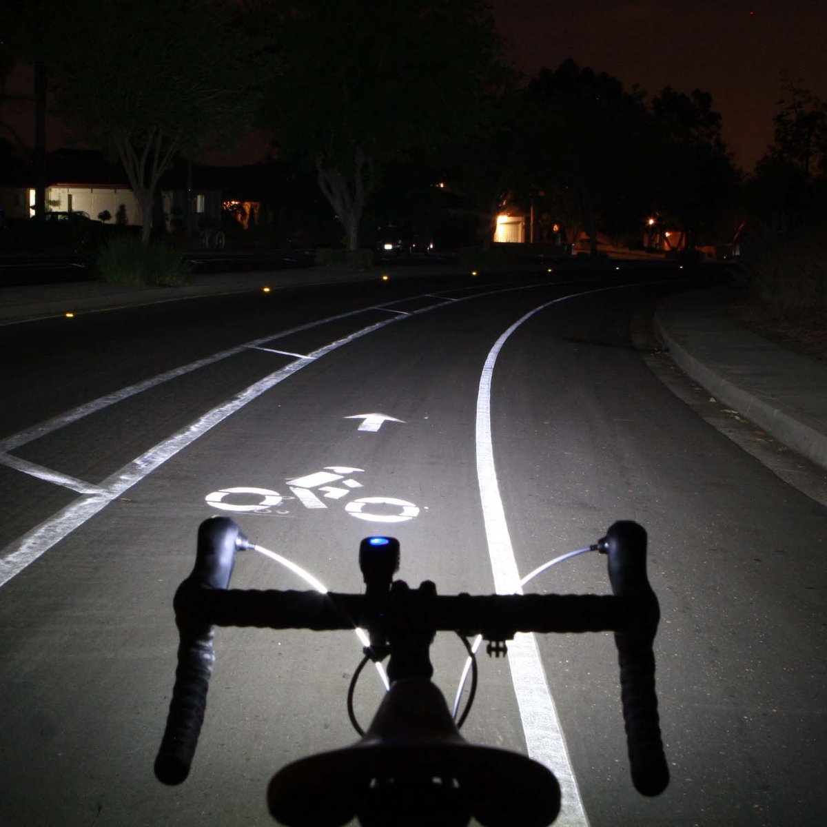 Luz trasera para bicicleta de 20 lúmenes, recargable mediante USB C