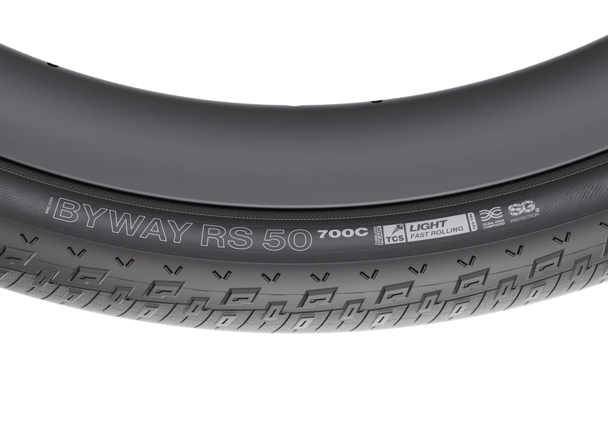 LLANTA WTB Byway RS 50 x 700 TCS Light/Fast Rolling 120tpi Dual DNA SG2 AT tire
