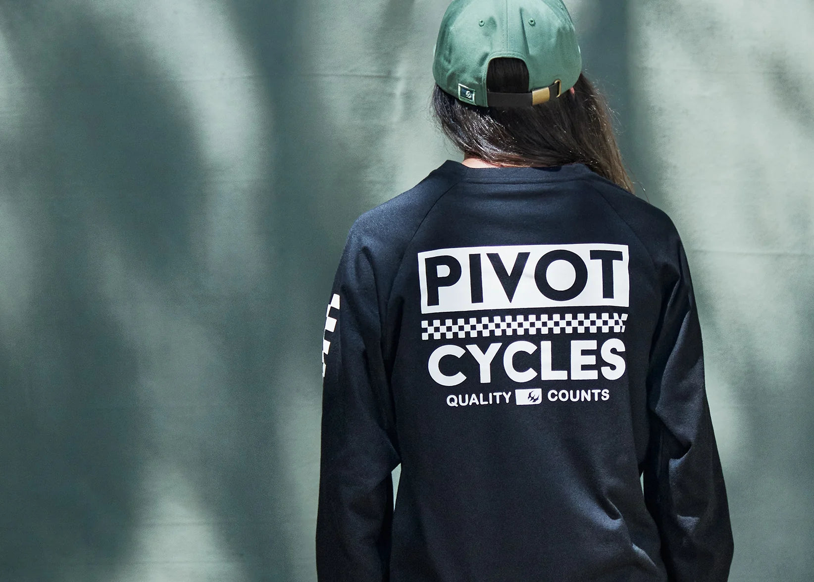 Playera PIVOT Finish Line Black