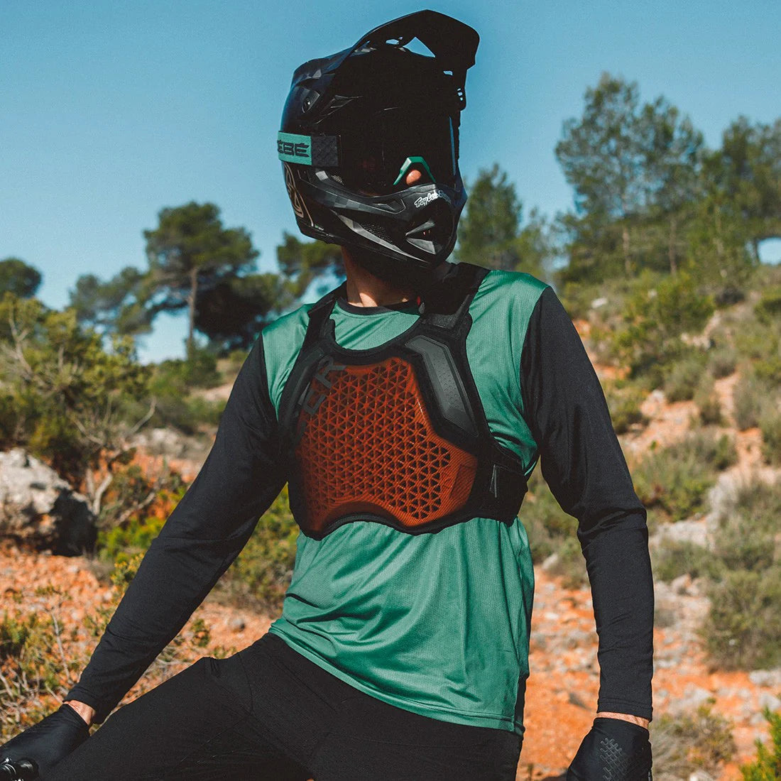 PETO RACER ALPHA PLASTRON EVO